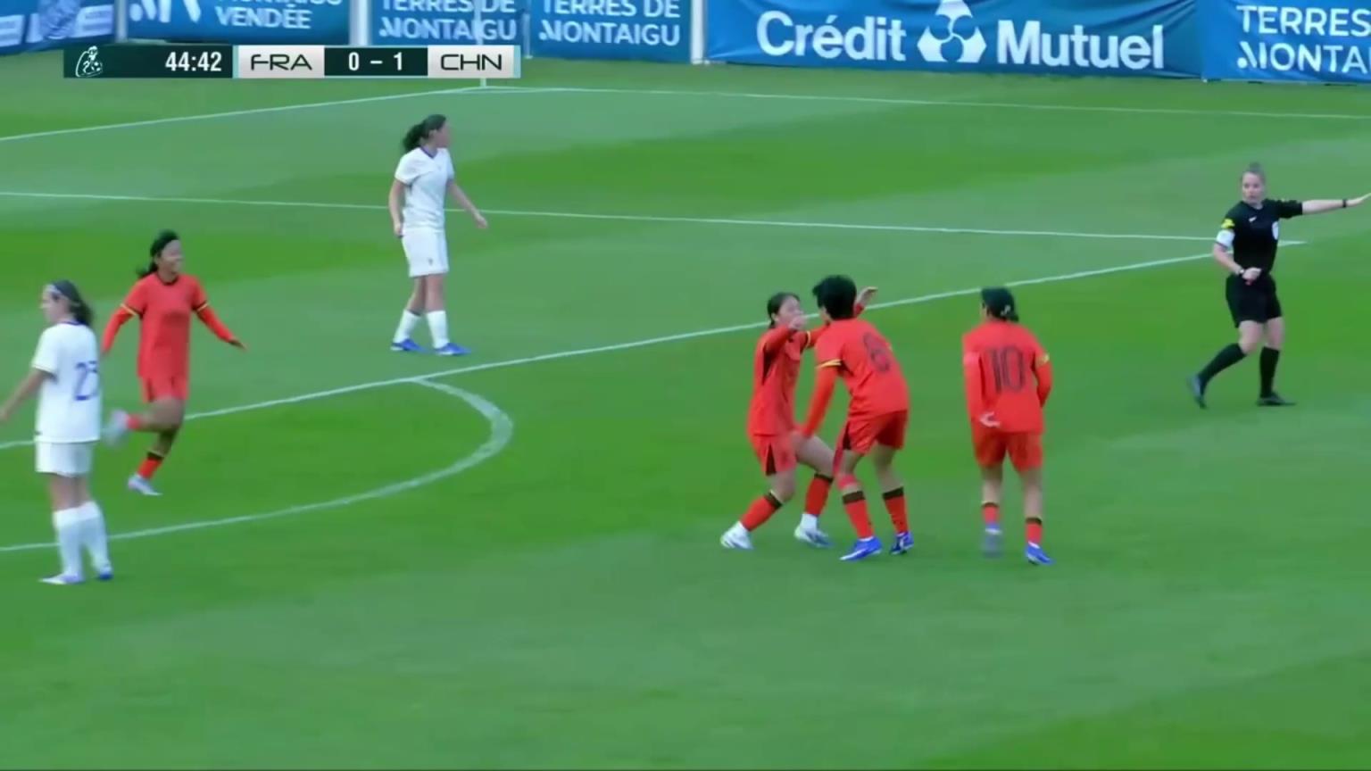 何风清扬禁区内接队友长传，丝滑停球后转身扫射破门！